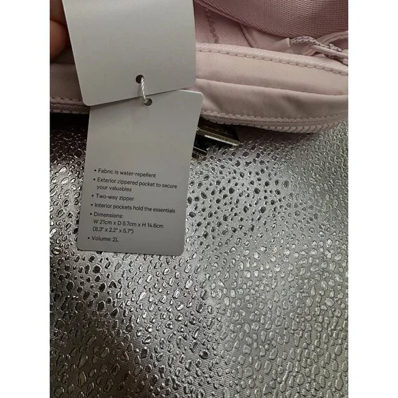 NWT Lululemon Everywhere Belt Bag Large 2L Blissful Pink Sold out on line - Picture 15 of 16